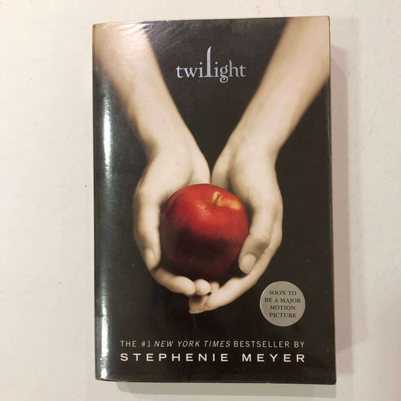 Twilight (The Twilight Saga #1) by Stephenie Meyer