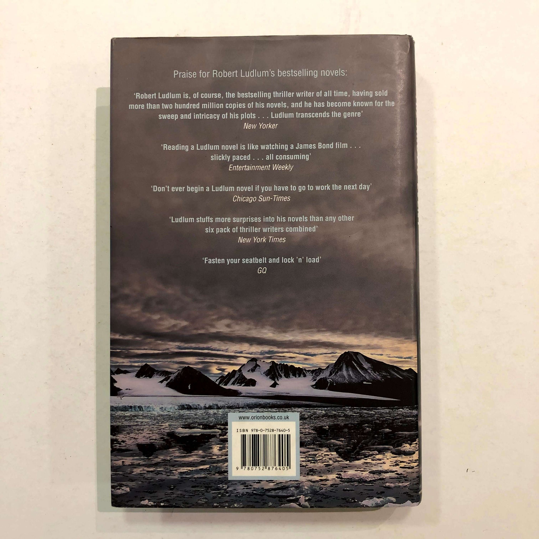 Robert Ludlum 小説セット 9冊 日本全国送料無料商品 | 特集 Robert Ludlum 小説セット 9冊 本